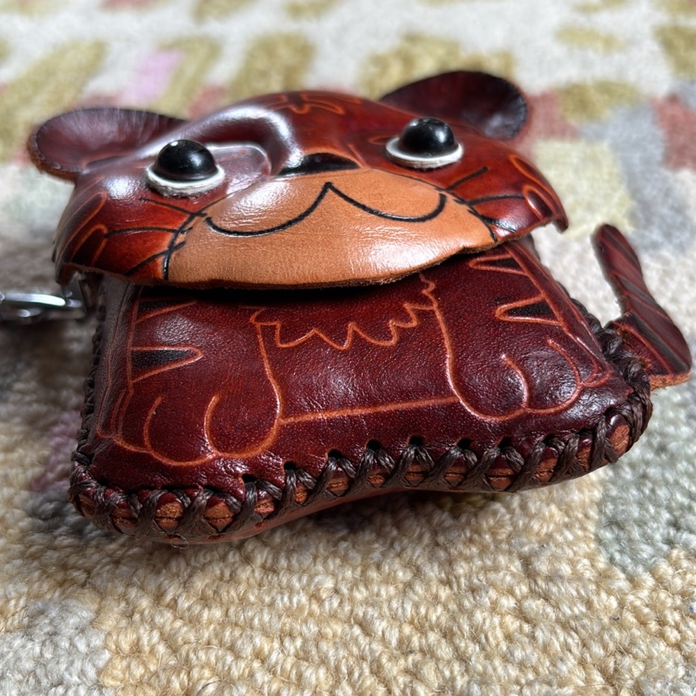 Darling little hand tooled Leather Tiger small purse/bag/zip pouch - Picture 7 of 12